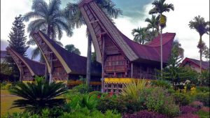 Rumah Adat Suku Toraja Sulawesi Selatan