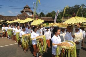 mengenal macam macvam Tradisi Seren Taun khas Jawa Barat